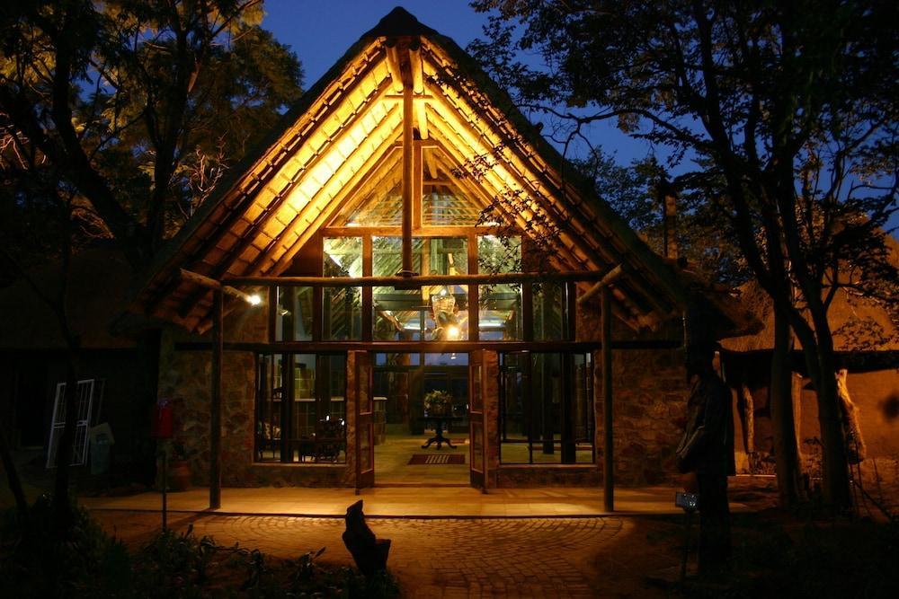 Kedar Heritage Lodge, Conference Centre & Spa Phokeng Екстериор снимка
