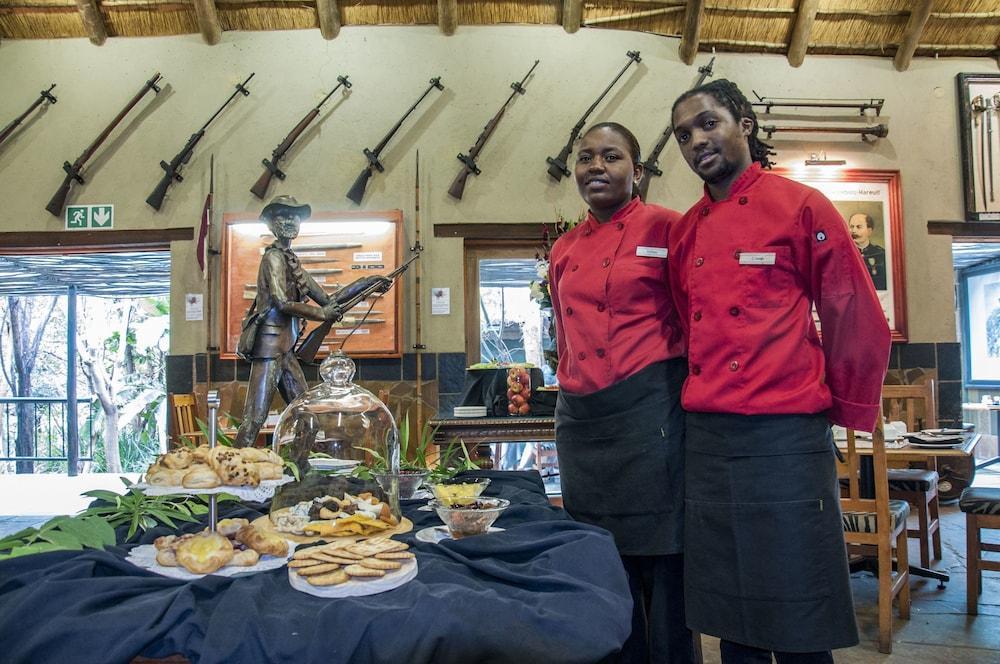 Kedar Heritage Lodge, Conference Centre & Spa Phokeng Екстериор снимка