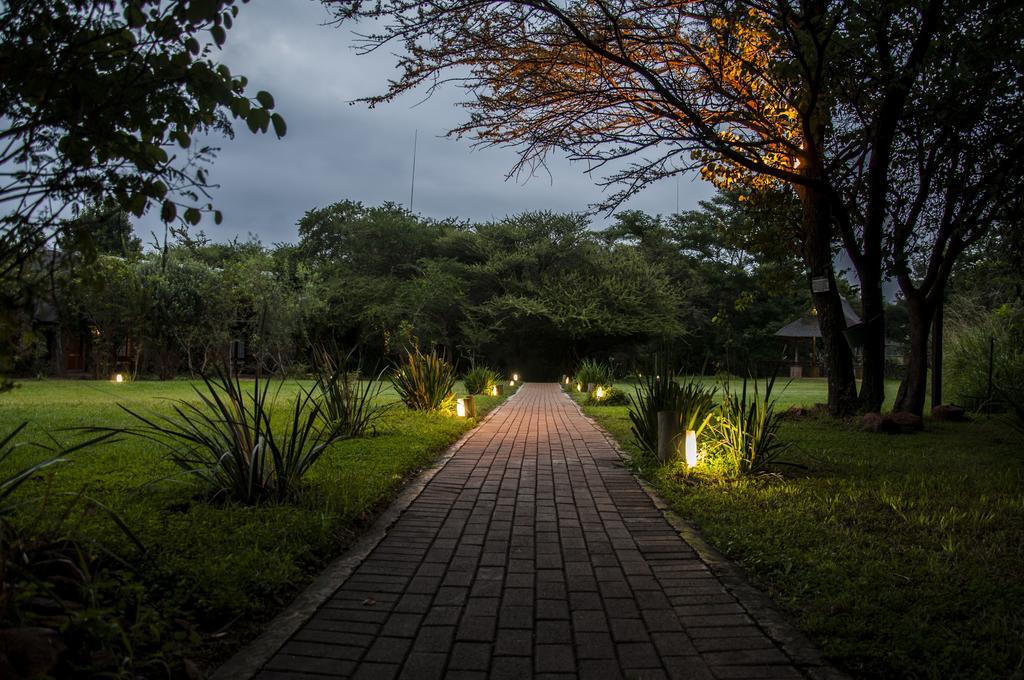 Kedar Heritage Lodge, Conference Centre & Spa Phokeng Екстериор снимка