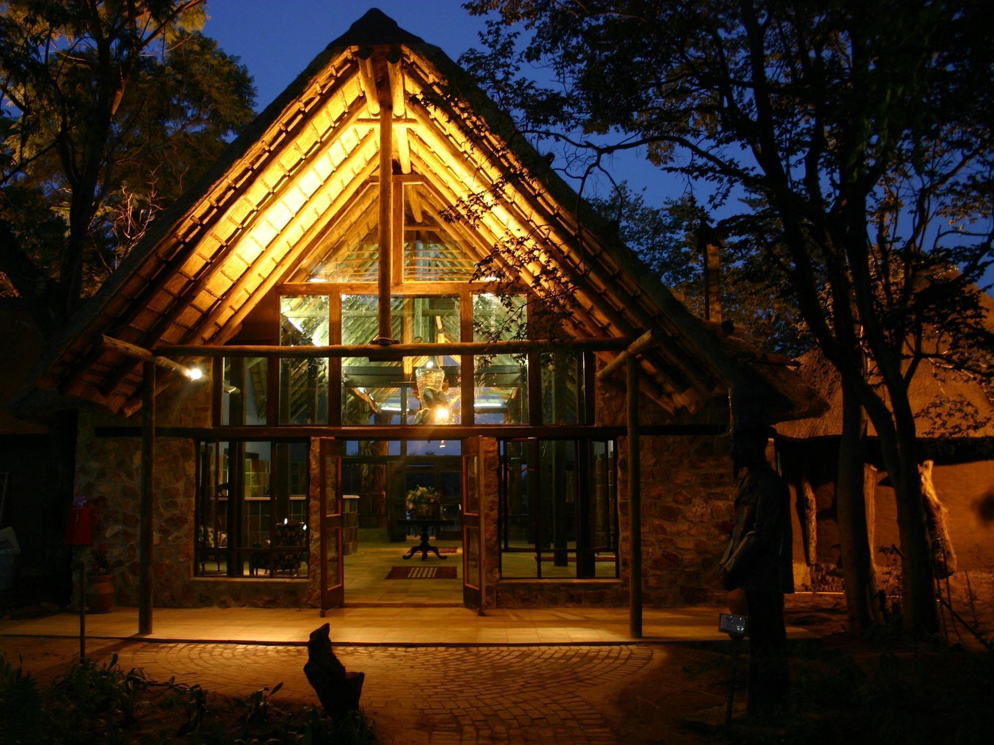 Kedar Heritage Lodge, Conference Centre & Spa Phokeng Екстериор снимка